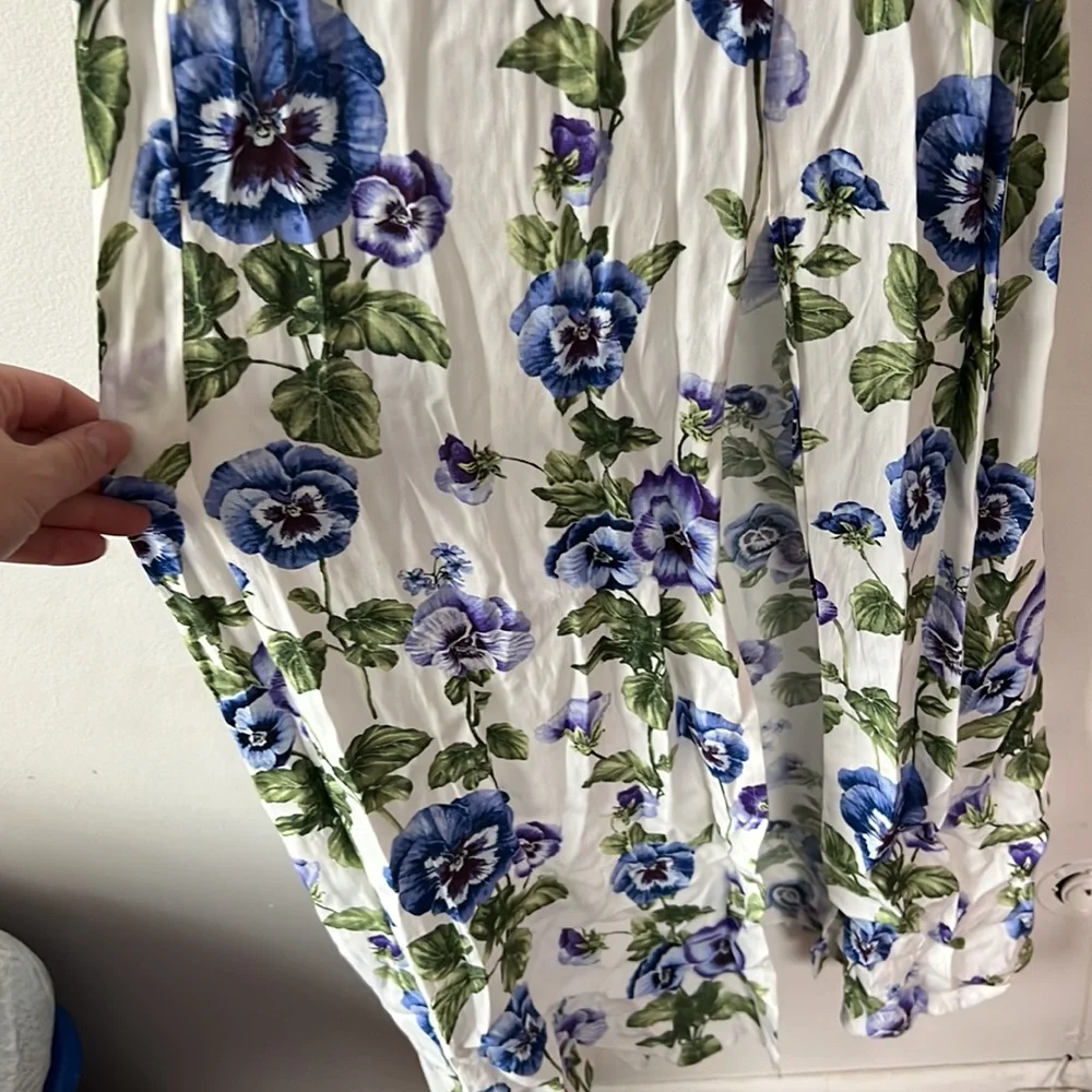 Forever 21 white and blue pansy floral dress‎ with a slit NWT sz S - Picture 4 of 6